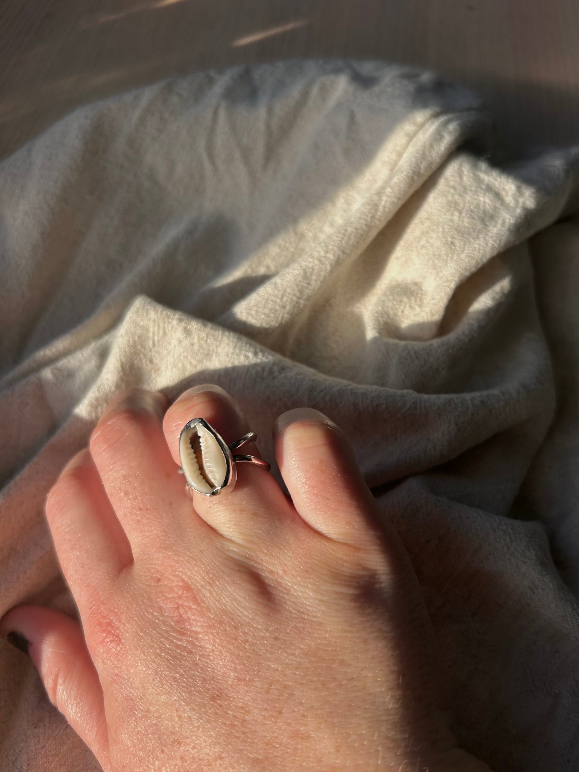 cowrie shell ring (size adjustable)
