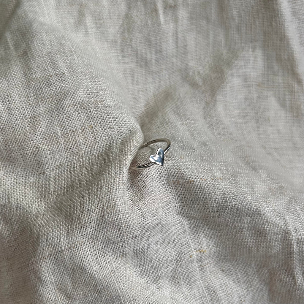 tiny heart ring (size customisable)
