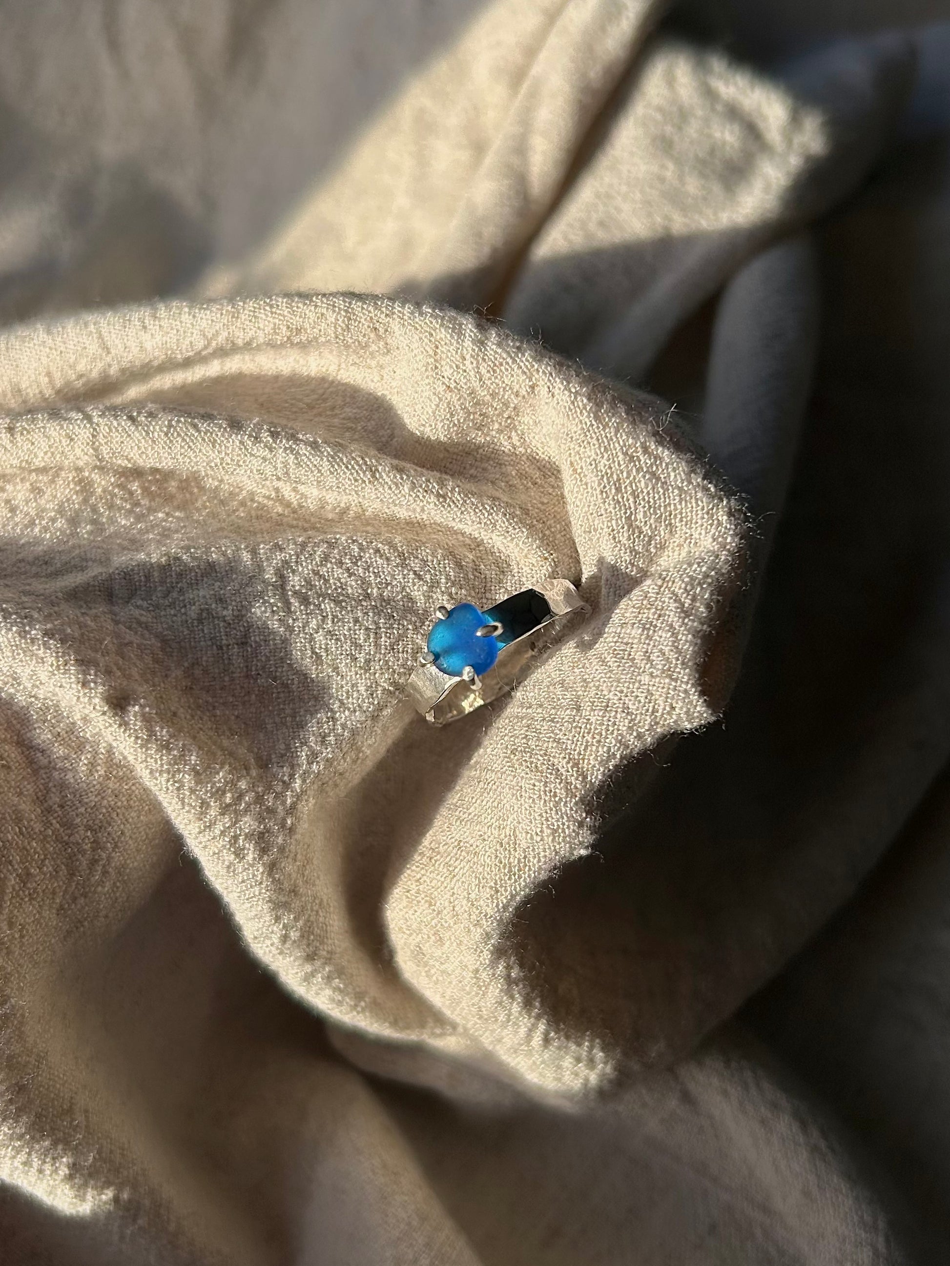 cobalt blue ~ thick band seaglass ring size: T