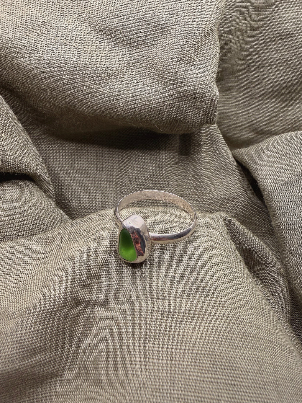 green seaglass ring size T (US 10)