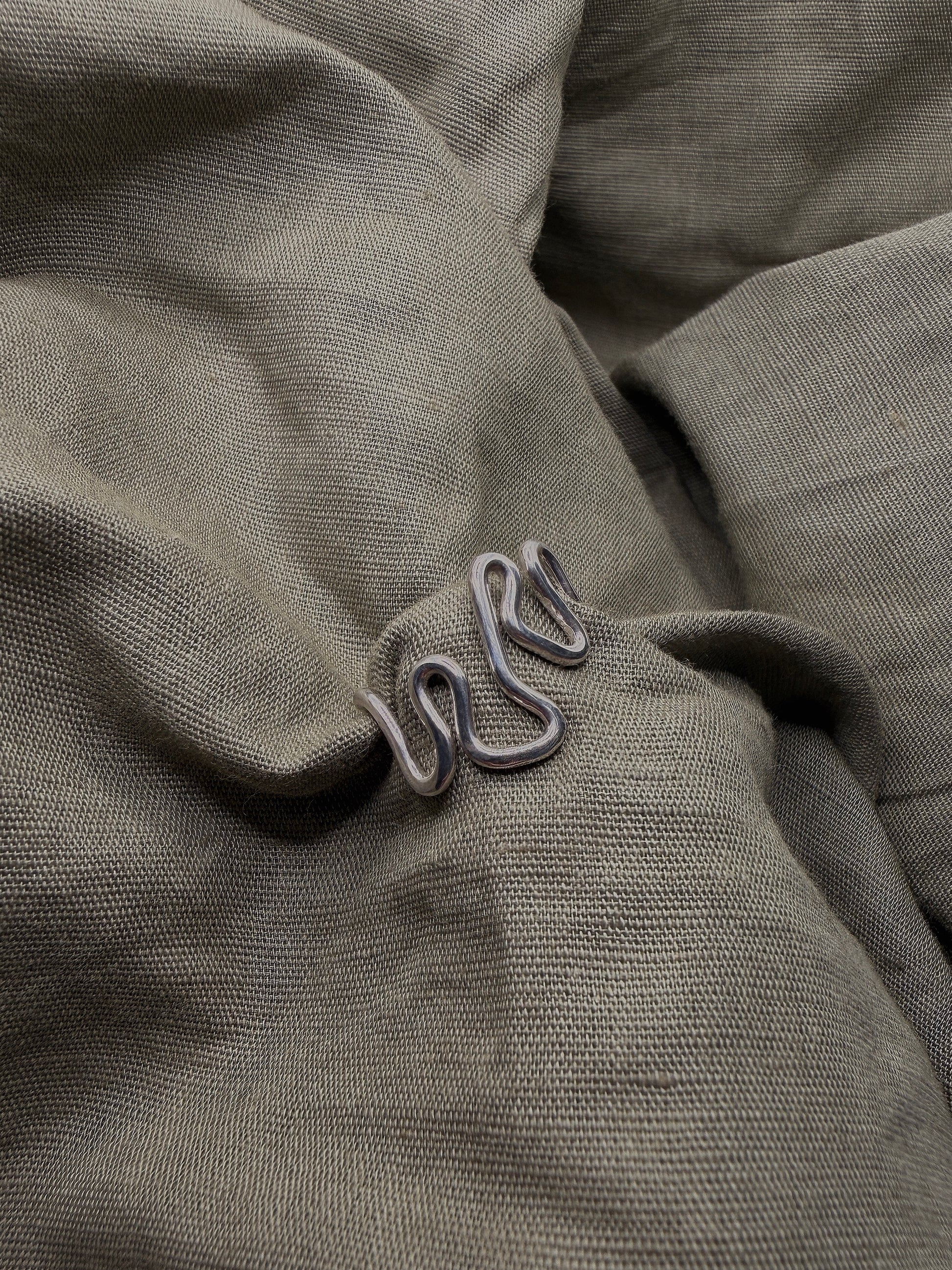 squiggle ring size O (US 7.5)