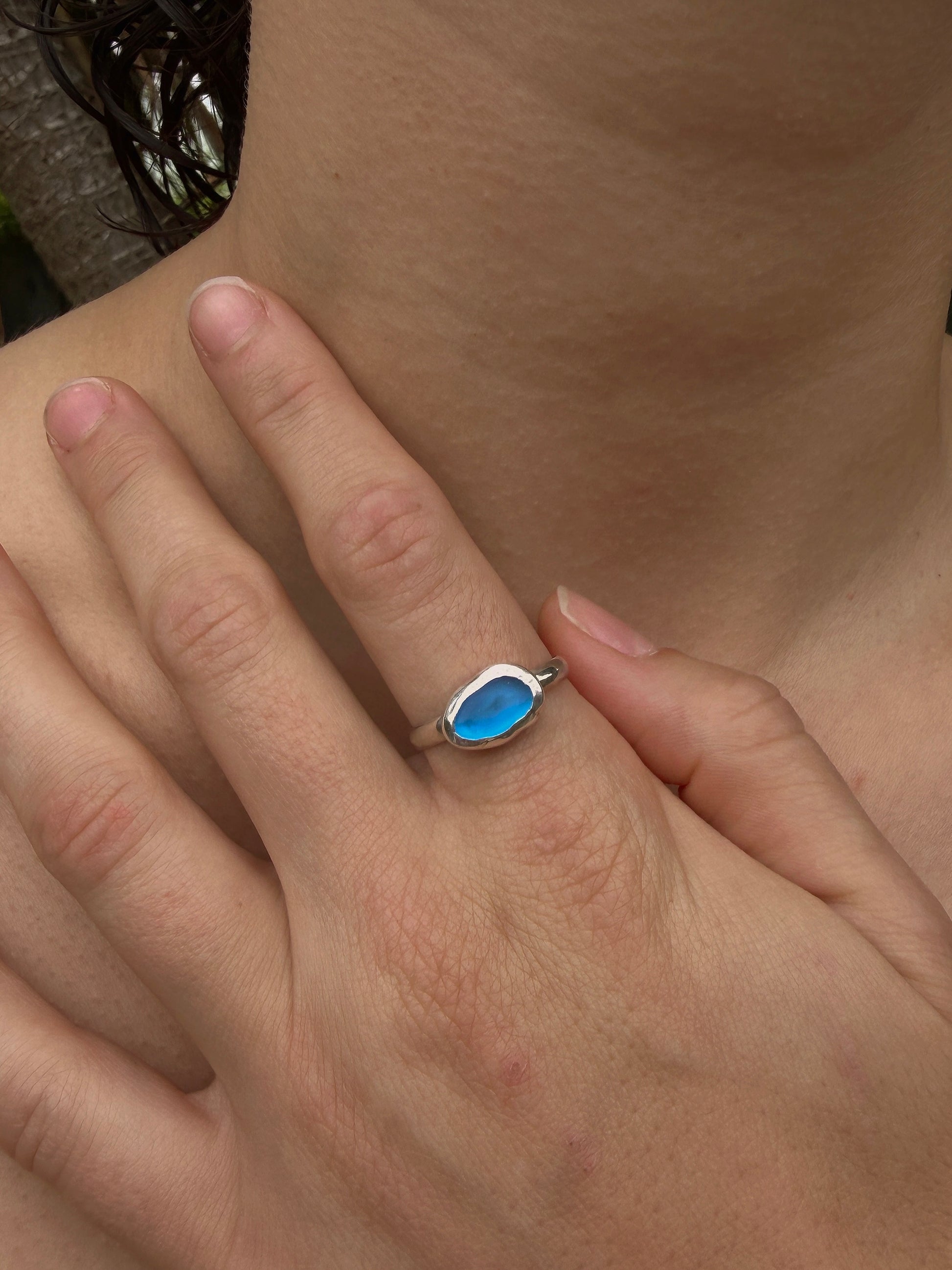dark blue seaglass ring size U½ (US 10.75)