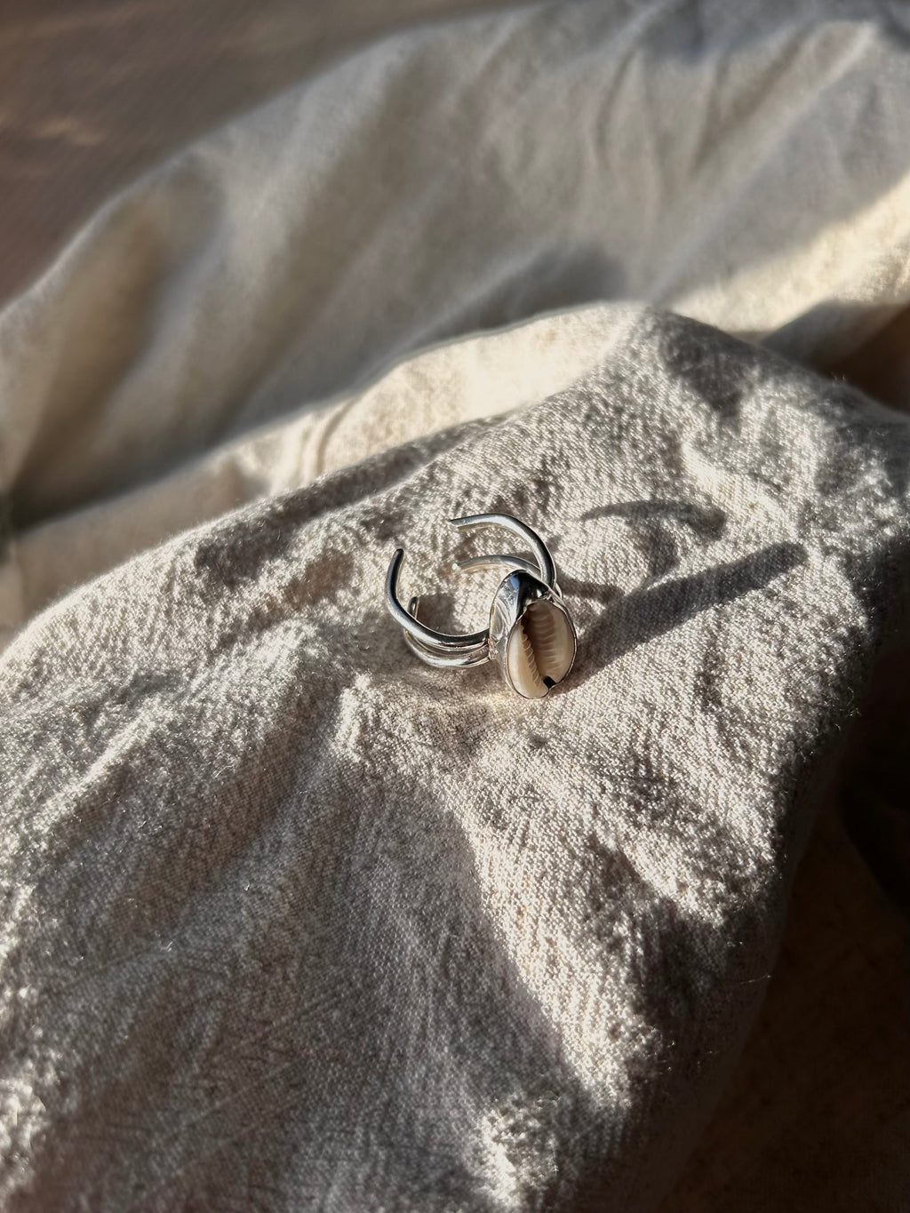 cowrie shell ring (size adjustable)