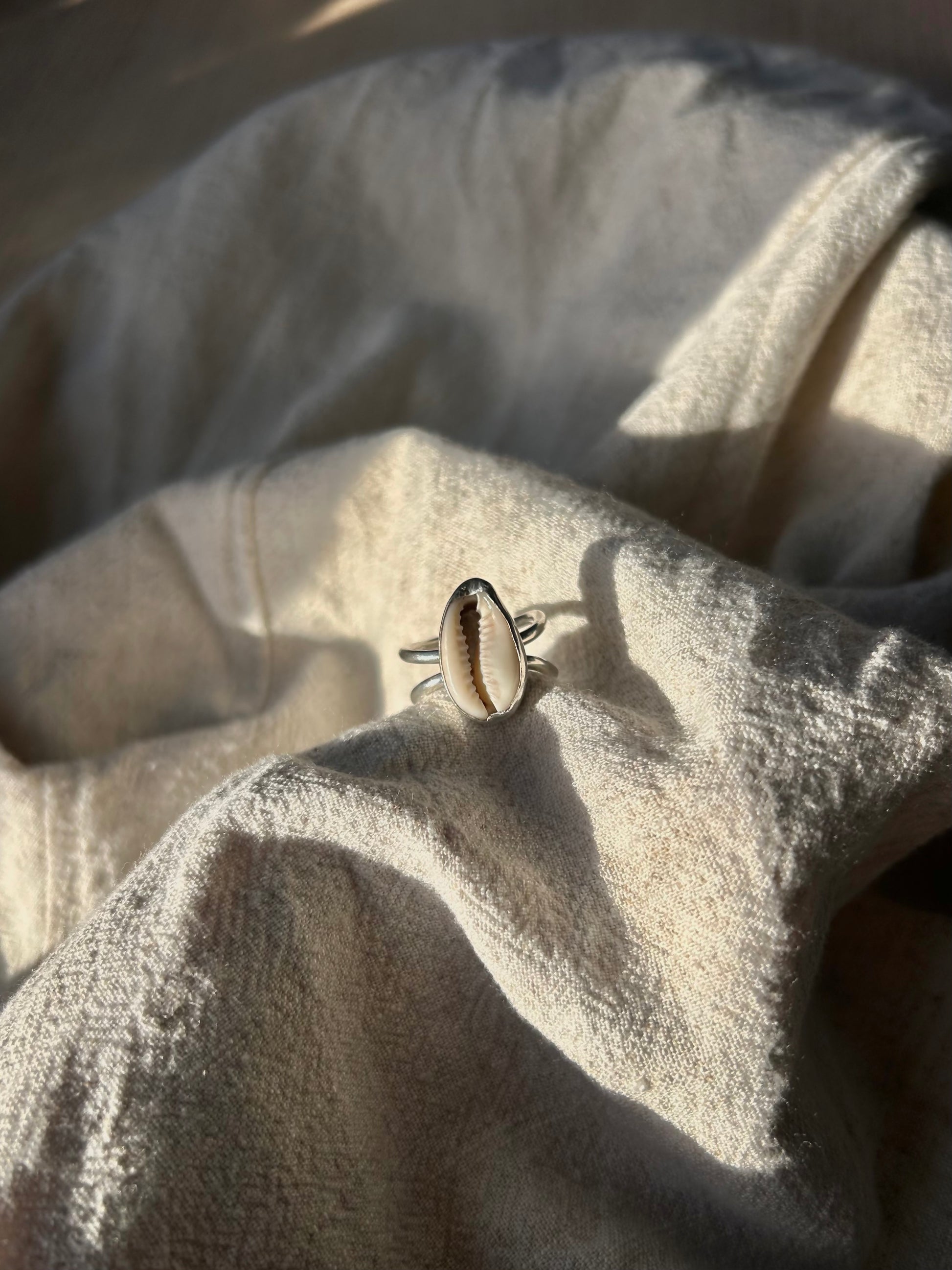 cowrie shell ring (size adjustable)