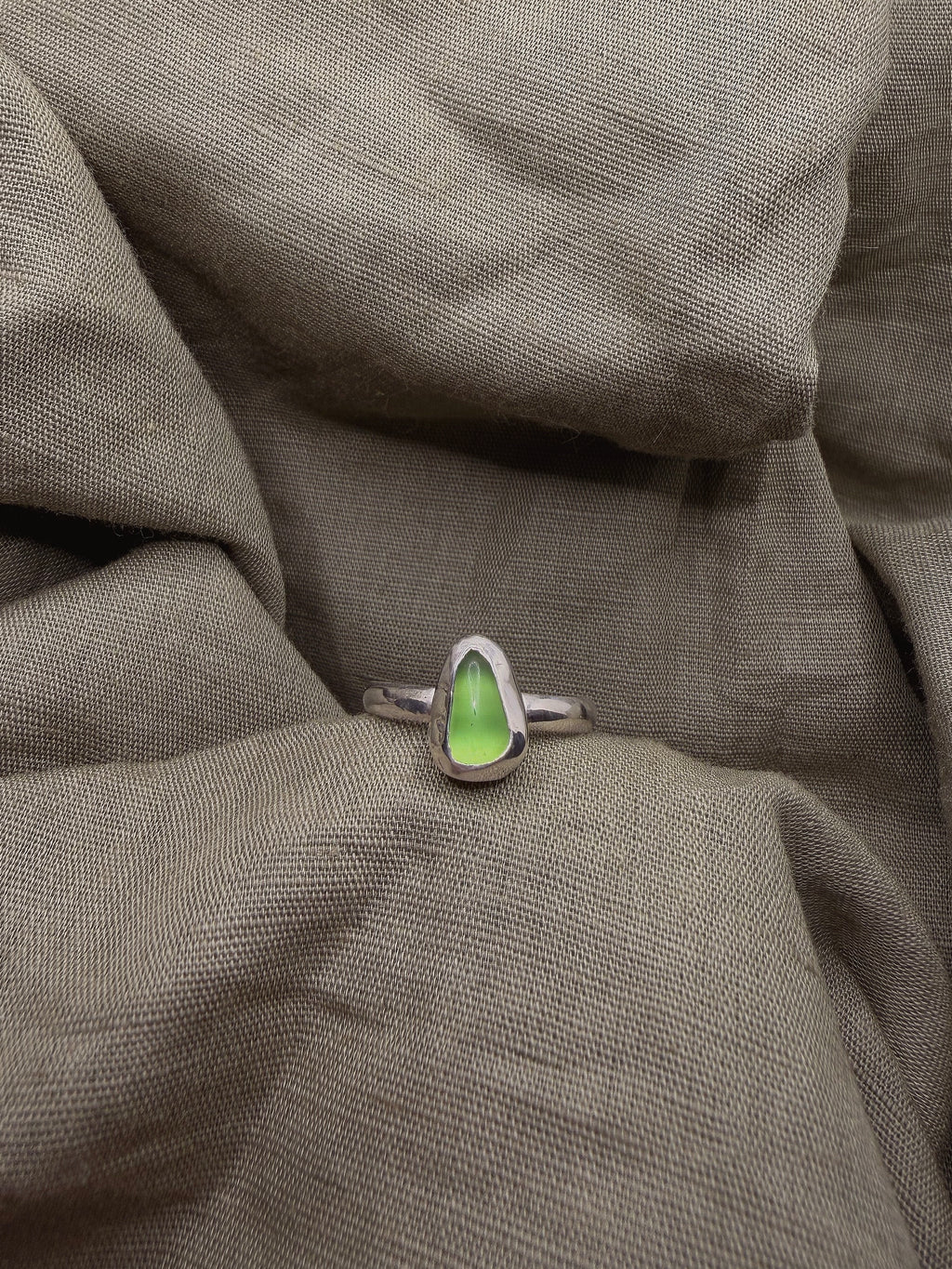 green seaglass ring size T (US 10)