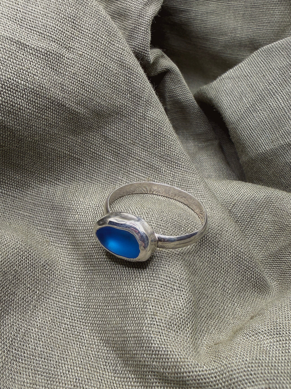 dark blue seaglass ring size U½ (US 10.75)