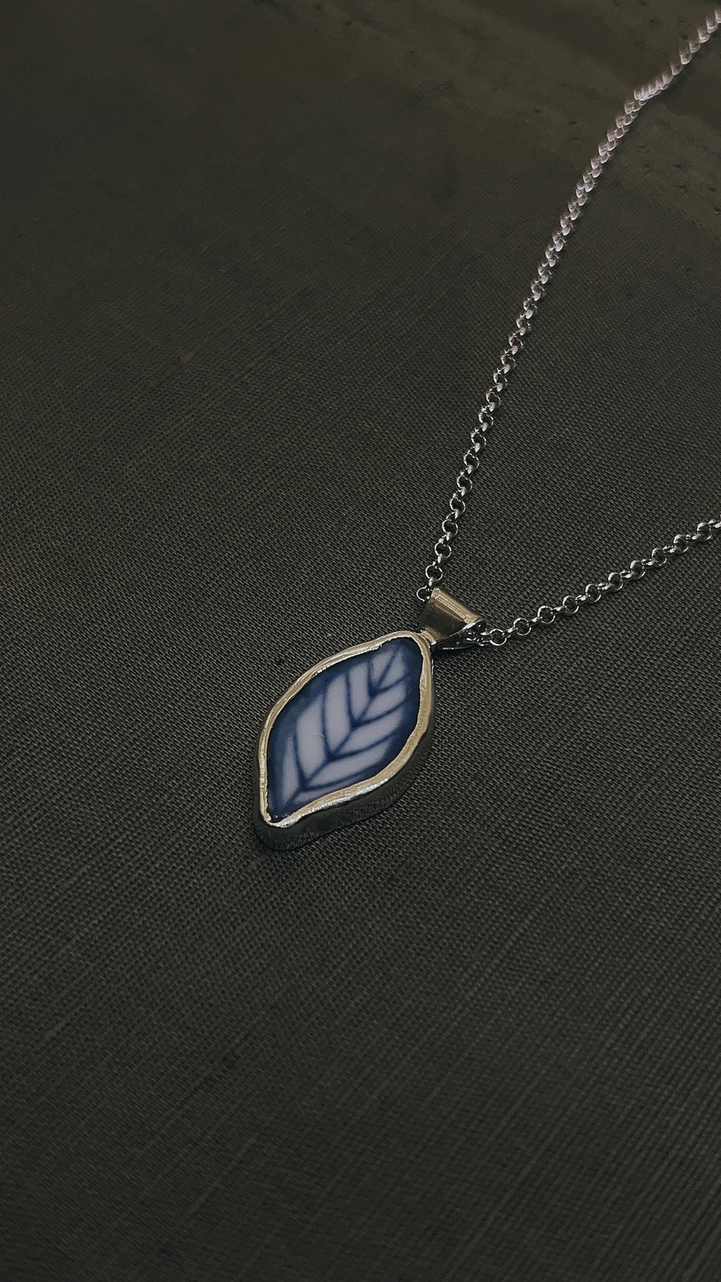 leaf ceramic necklace