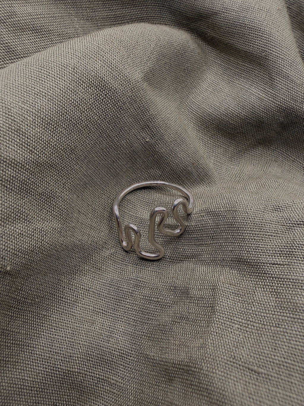 squiggle ring size O (US 7.5)