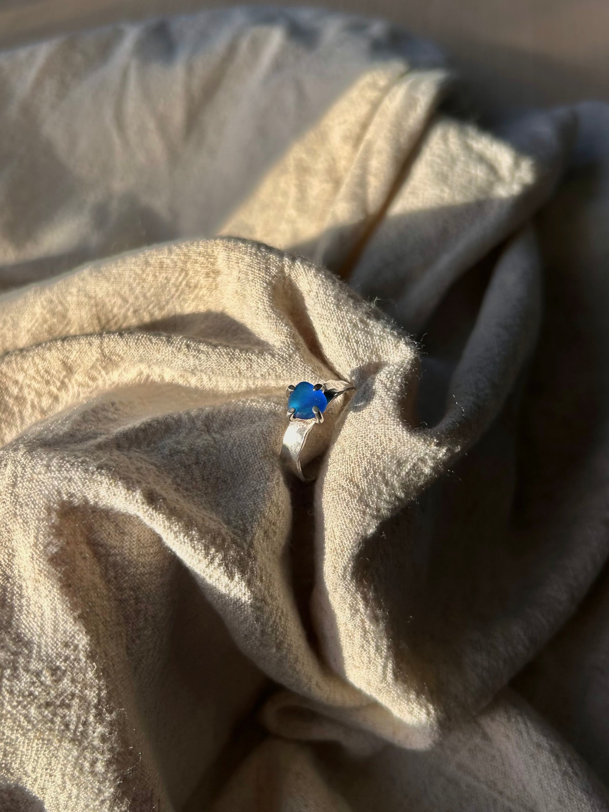 cobalt blue ~ thick band seaglass ring size: T