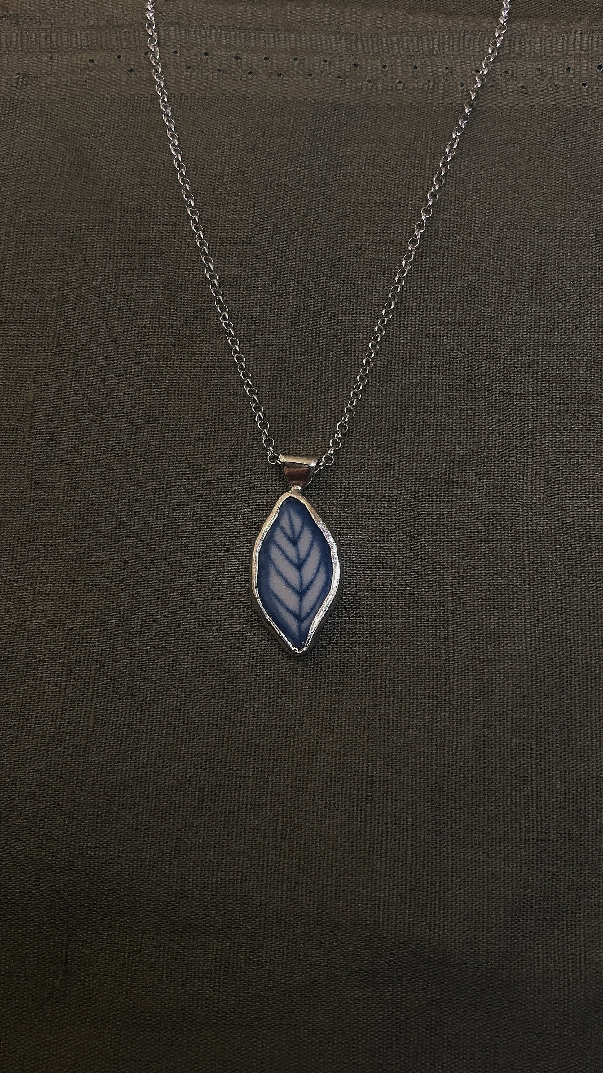 leaf ceramic necklace