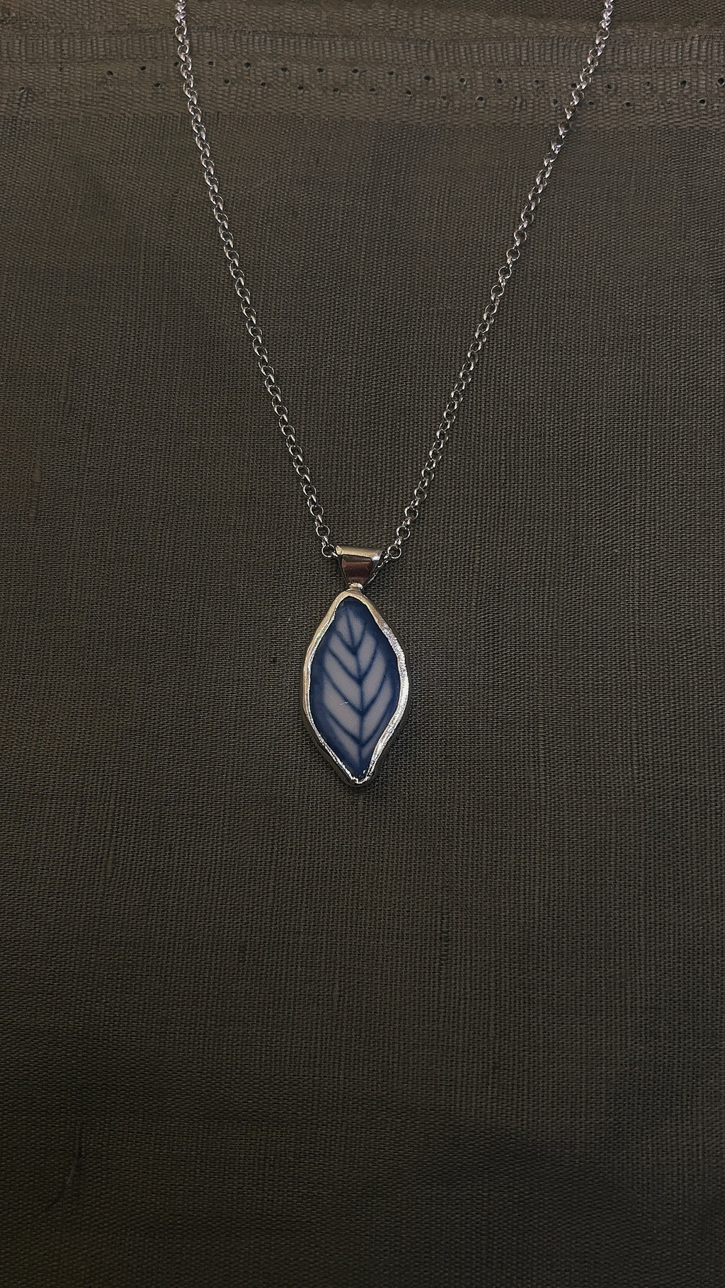 leaf ceramic necklace